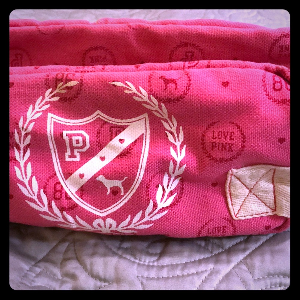 Victoria’s Secret PINK makeup bag 🛍